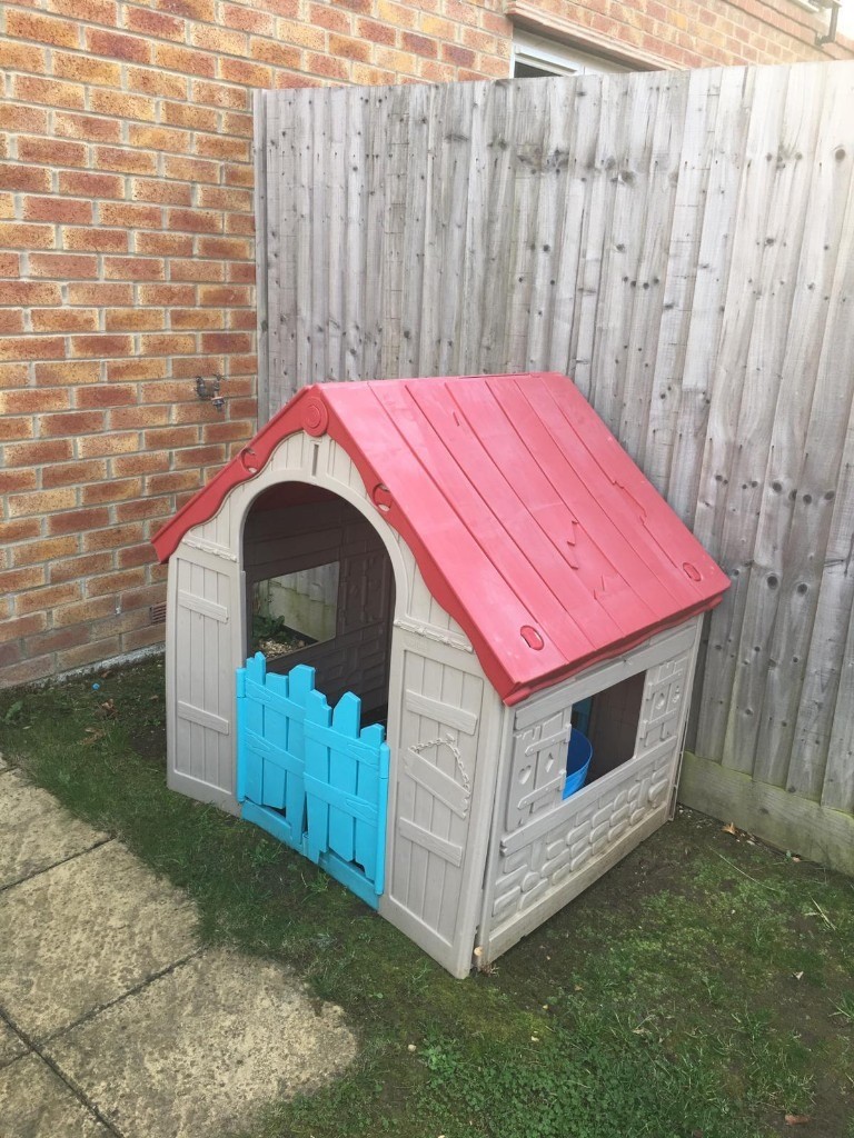 folding wendy house